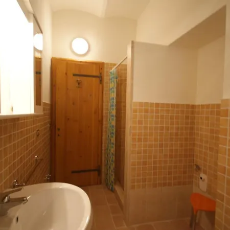 Дом отдыха Spacious Holiday In With Swimming Pool *