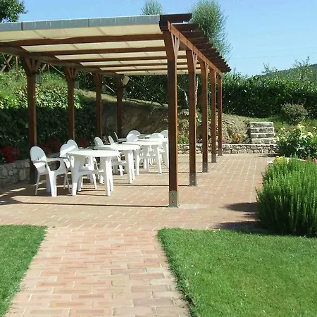 Spacious Holiday In With Swimming Pool