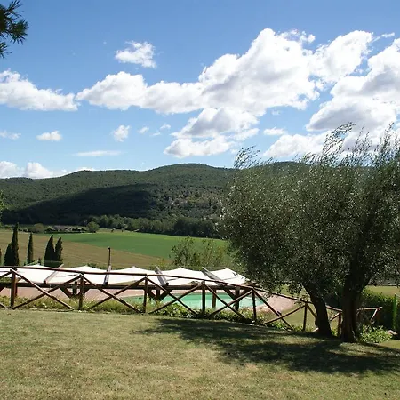 Дом отдыха Spacious Holiday In With Swimming Pool